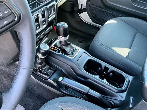 Used 2023 Jeep Wrangler Sport AWD/4WD image 18