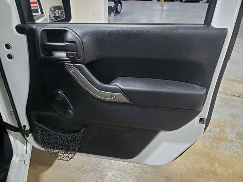 Used 2014 Jeep Wrangler Unlimited Sport w/ Connectivity Group image 17