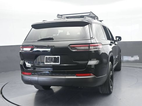 Used 2022 Jeep Grand Cherokee L Laredo RWD image 5
