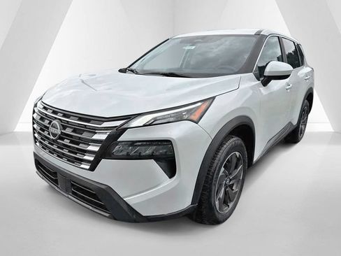 Used 2024 Nissan Rogue SV FWD image 3