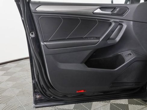 Certified 2024 Volkswagen Tiguan SE AWD/4WD image 32