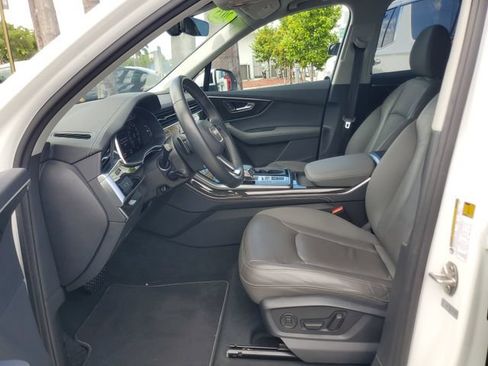 Used 2025 Audi Q7 3.0T Premium Plus AWD/4WD image 21