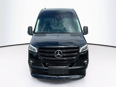 Used 2023 Mercedes-Benz Sprinter 3500 image 10