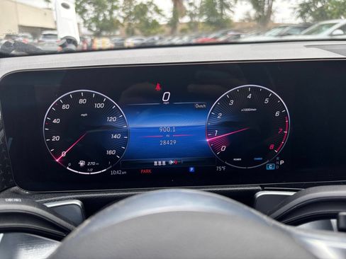Used 2025 Mercedes-Benz GLB 250 4MATIC image 42