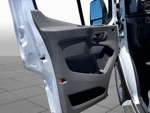 Certified 2025 Ford Transit 250 Low Roof w/ Exterior Upgrade Package RWD image 18