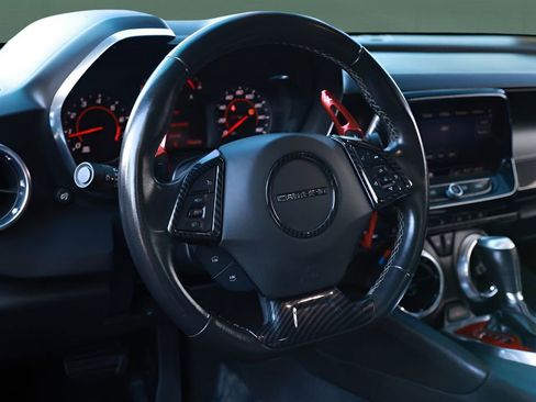 Used 2020 Chevrolet Camaro LT w/ Technology Package RWD image 9