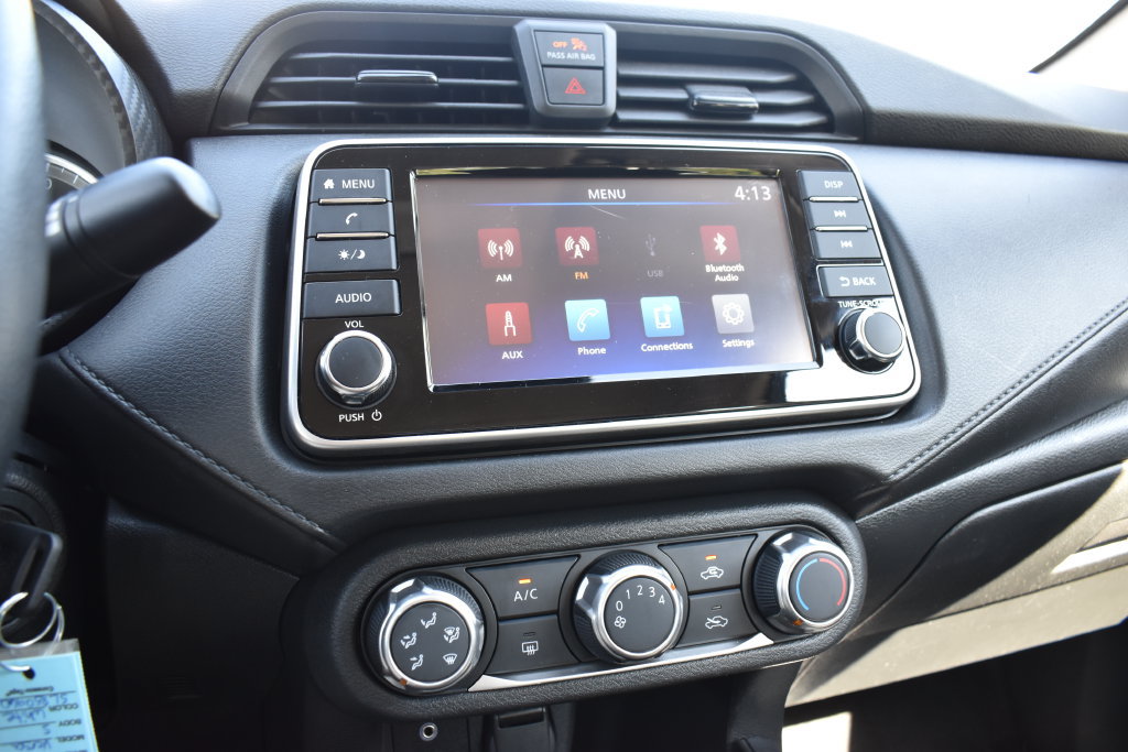 Used 2025 Nissan Versa S FWD image 20