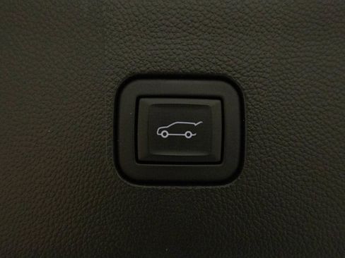 Used 2024 Buick Enclave Premium image 36