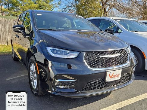 New 2026 Chrysler Pacifica Select FWD image 1