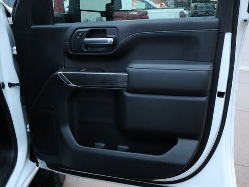 Used 2020 Chevrolet Silverado 2500 LTZ image 10