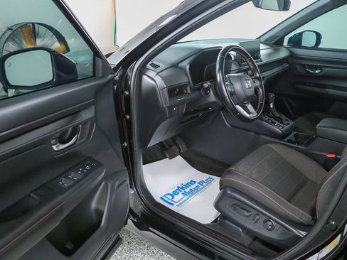 Used 2025 Honda CR-V Sport image 3