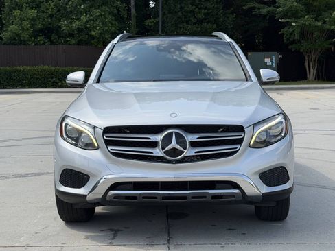 Used 2017 Mercedes-Benz GLC 300 4MATIC image 2
