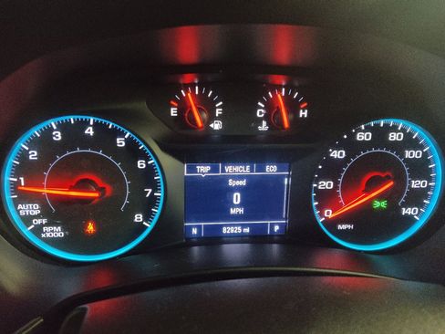 Used 2018 Chevrolet Equinox LT FWD image 23