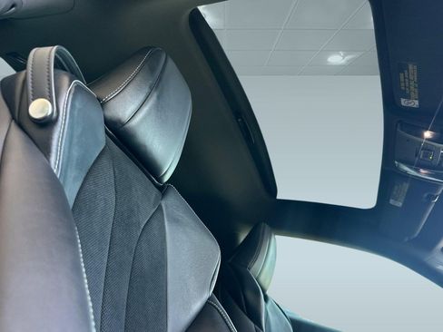 Used 2018 Lexus LC 500 Coupe w/ Sport Package RWD image 25