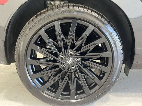 Used 2025 Hyundai Santa Fe Calligraphy AWD/4WD image 10