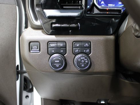 Used 2024 Chevrolet Silverado 1500 LTZ w/ LTZ Premium Package AWD/4WD image 9