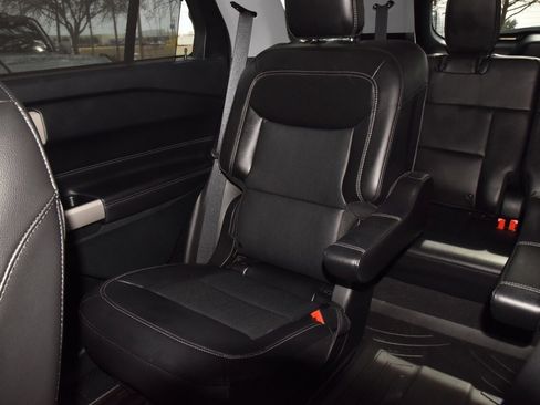 Certified 2023 Ford Explorer Limited w/ Limited Technology Package image 21