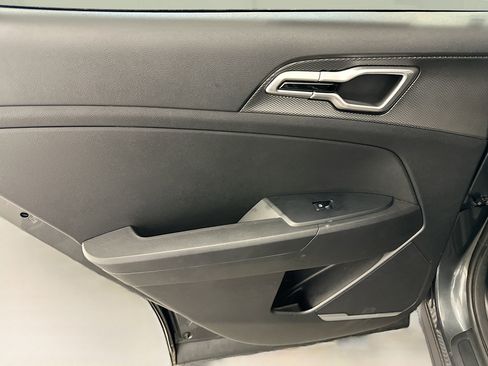 Used 2025 Kia Sportage LX image 26