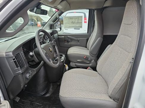 New 2025 Chevrolet Express 3500 w/ Driver Convenience Package image 17