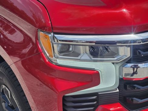Used 2024 Chevrolet Silverado 1500 LT AWD/4WD image 9