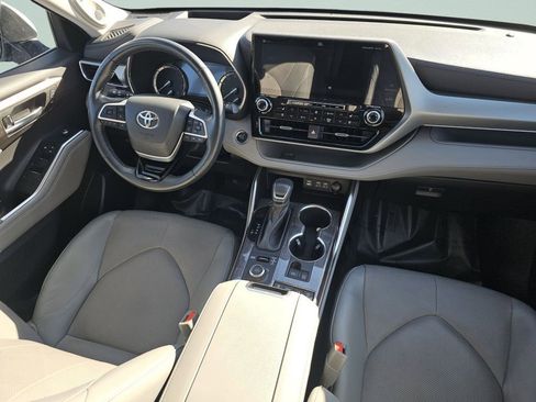 Used 2022 Toyota Highlander Platinum image 31