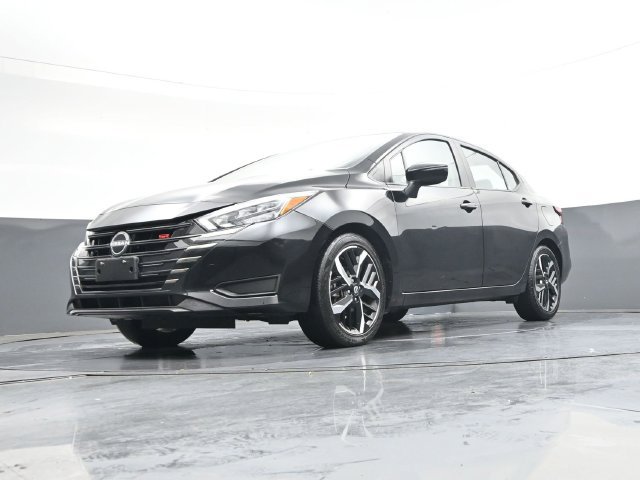 Used 2024 Nissan Versa SR FWD image 37