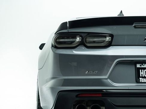 Used 2020 Chevrolet Camaro SS image 16