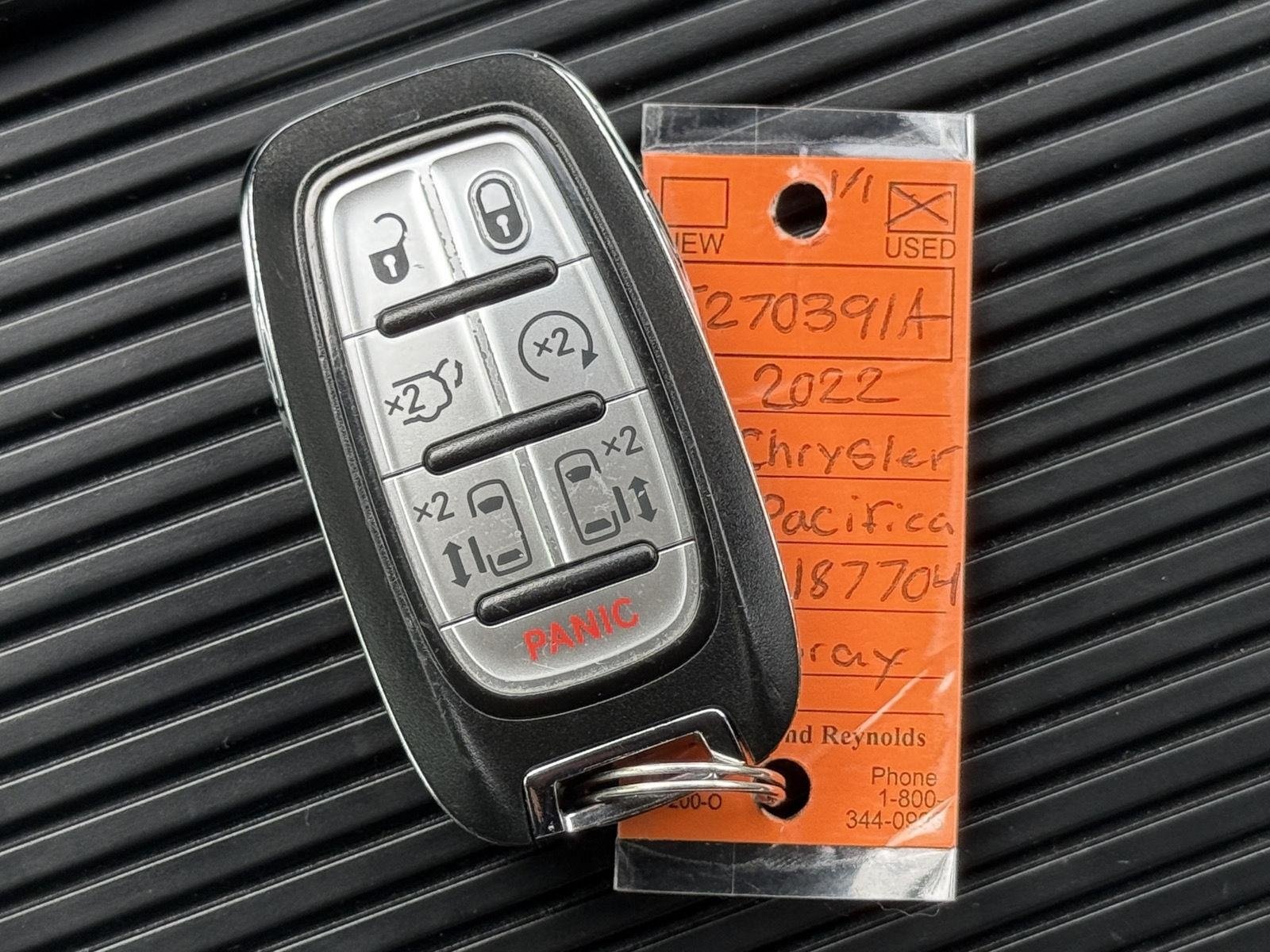 Used 2022 Chrysler Pacifica Touring-L AWD/4WD image 46