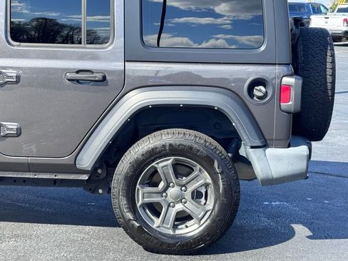 Used 2021 Jeep Wrangler Unlimited Sport AWD/4WD image 34
