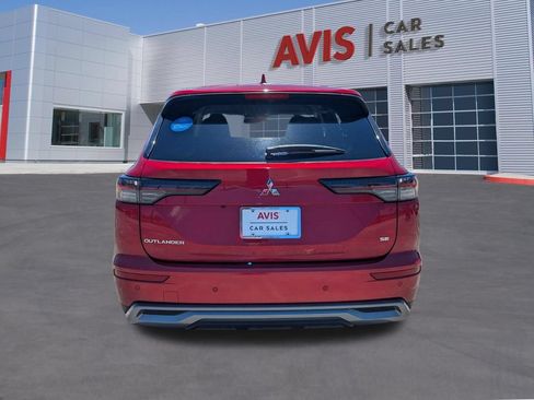 Used 2025 Mitsubishi Outlander SE FWD image 7