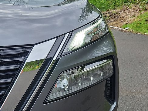 Used 2021 Nissan Rogue SV AWD/4WD image 9