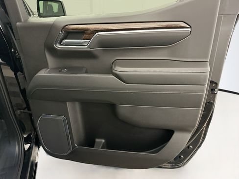 Used 2024 GMC Sierra 1500 Elevation image 31