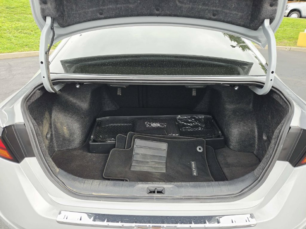 Used 2023 Nissan Altima 2.5 SL FWD image 14