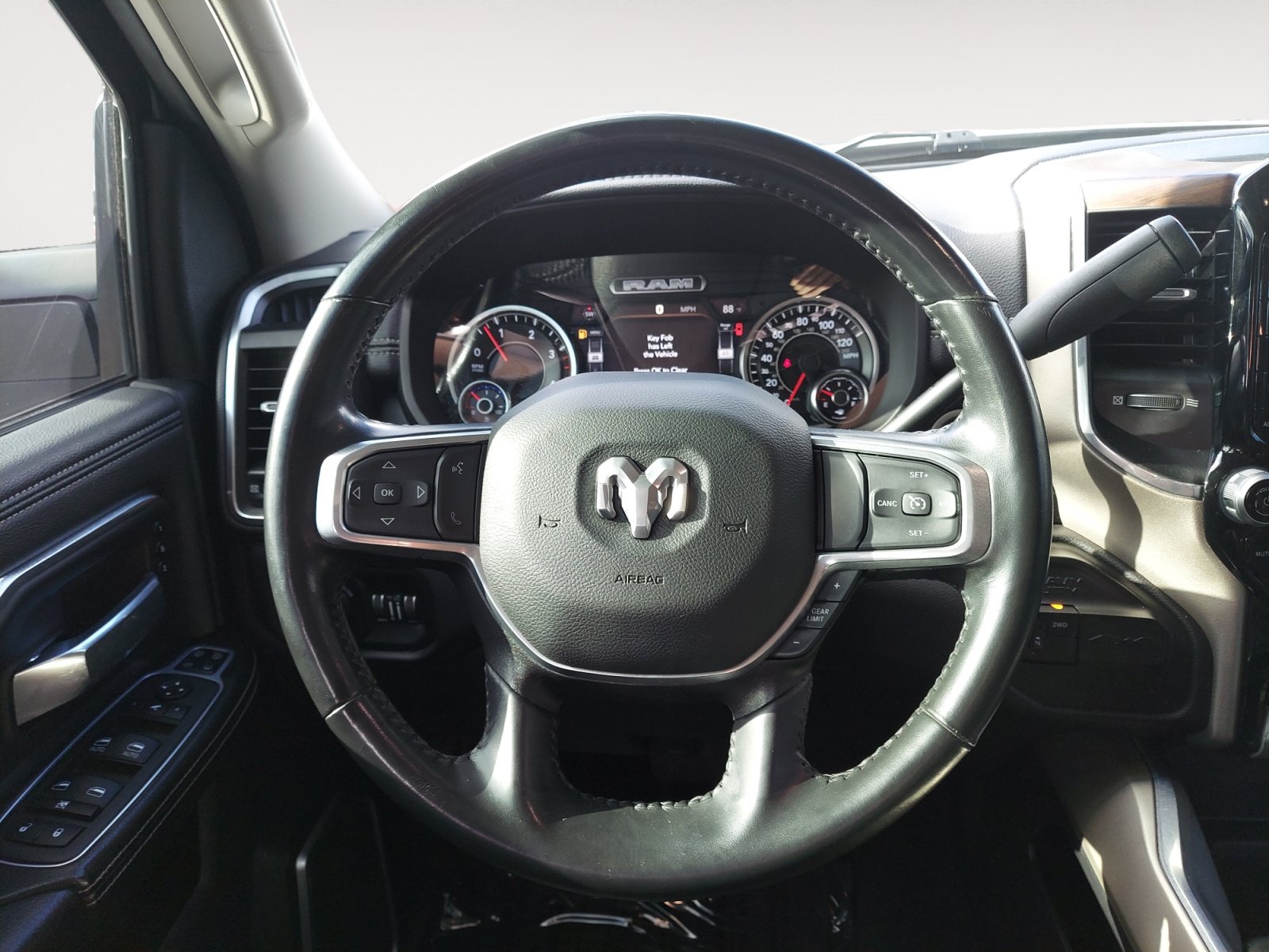 Used 2023 RAM 2500 Laramie AWD/4WD image 13
