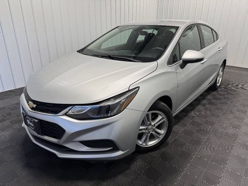 Used 2018 Chevrolet Cruze LT FWD image 35