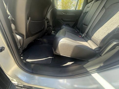 New 2025 Jeep Grand Cherokee Altitude image 30