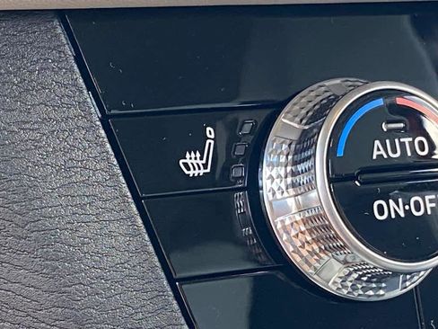 New 2025 Mitsubishi Outlander SE image 10