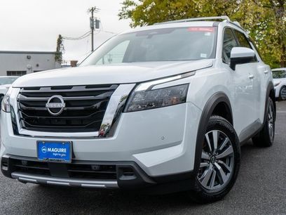 Certified 2025 Nissan Pathfinder SL