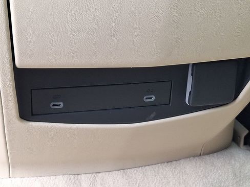 Certified 2023 Cadillac Escalade Premium Luxury image 13