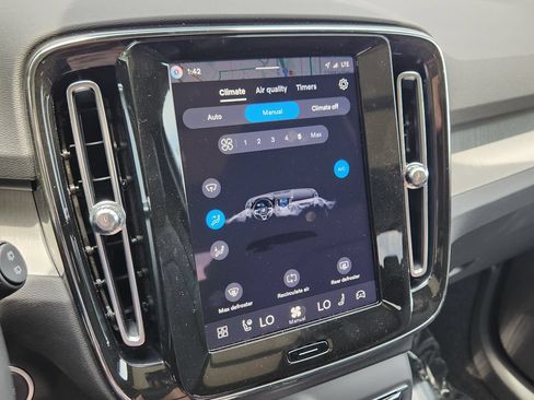 New 2026 Volvo XC40 B5 Ultra w/ Climate Package AWD/4WD image 9
