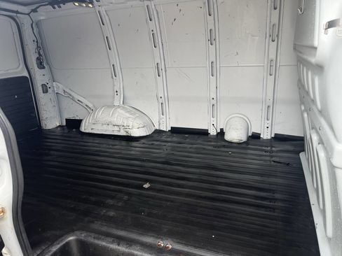 Used 2015 Chevrolet Express 2500 2500 3dr Cargo Van image 11