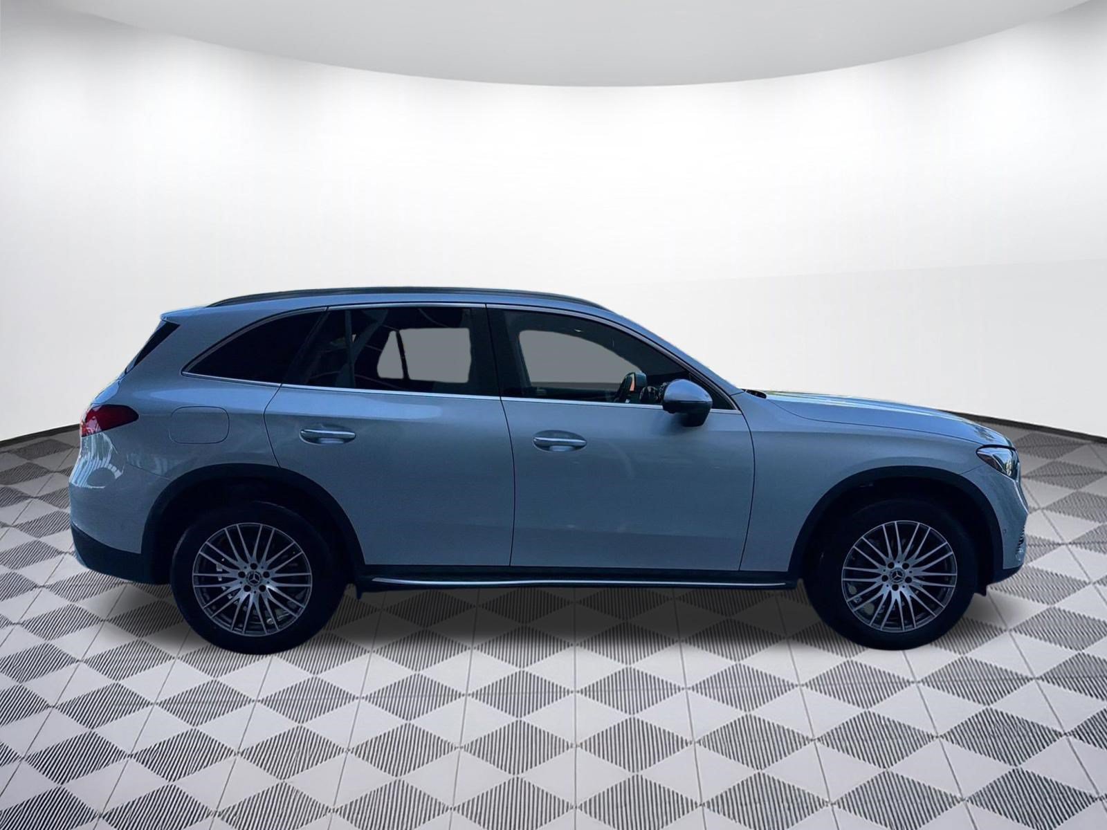 Used 2026 Mercedes-Benz GLC 300 image 8