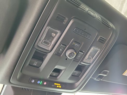 Used 2022 Cadillac Escalade ESV Premium Luxury w/ Performance Package image 23