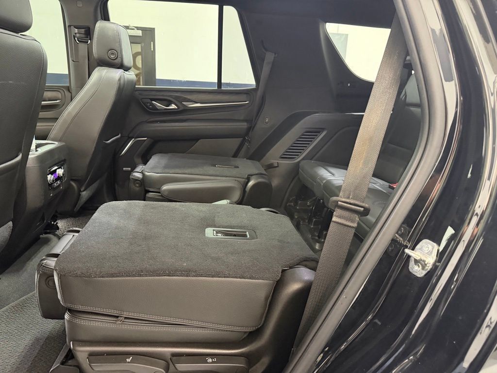 Used 2021 GMC Yukon Denali w/ Denali Premium Package AWD/4WD image 15