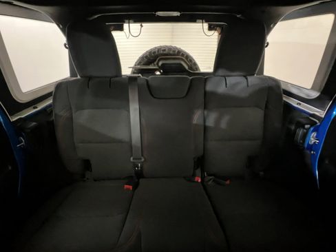 Used 2022 Jeep Wrangler Unlimited Rubicon w/ LED Lighting Group image 27