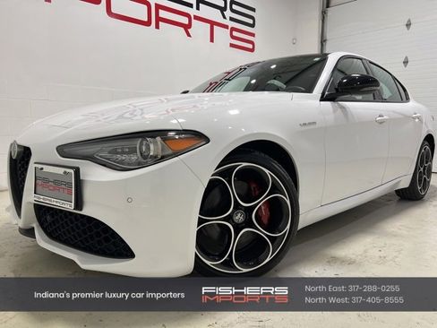 Used 2023 Alfa Romeo Giulia Veloce image 1