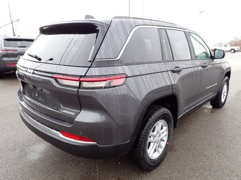 New 2025 Jeep Grand Cherokee Laredo image 7