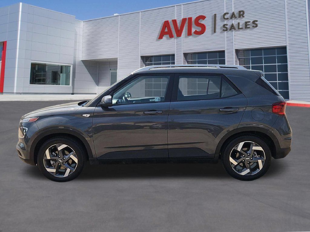 Used 2025 Hyundai Venue SEL FWD image 10