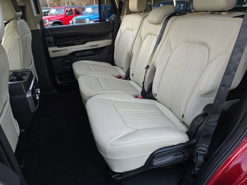 Used 2019 Ford Expedition Platinum image 17