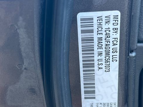 Used 2021 Jeep Grand Cherokee Laredo X image 33